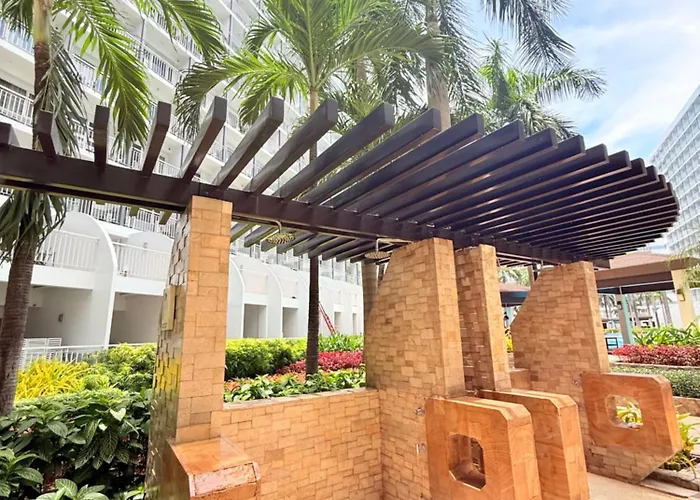 Shell Residences Moa By Paul Manila