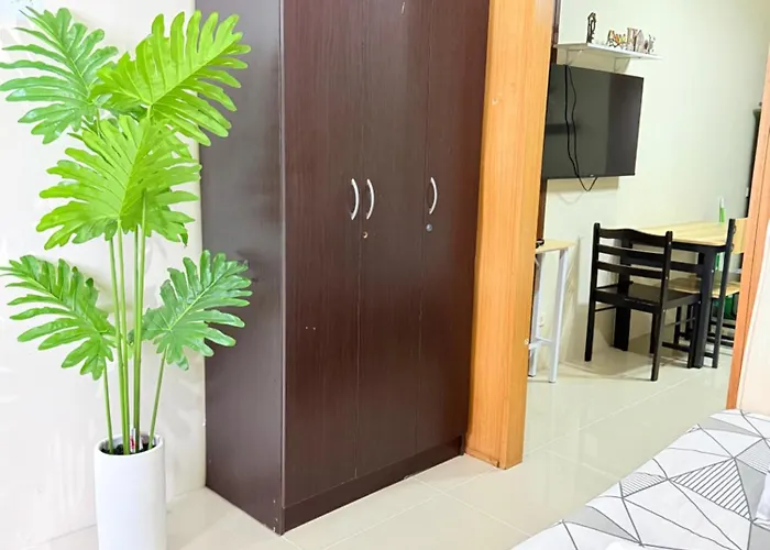 Shell Residences Moa By Paul 4*